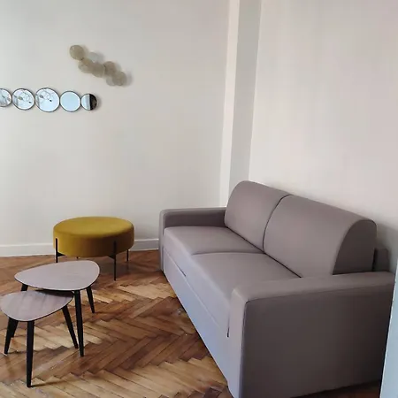 Ideally Located Center Lägenhet Nice
