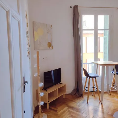 Ideally Located Center Nicea