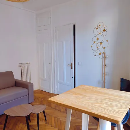 Ideally Located Center Apartament Nicea