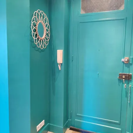 Ideally Located Center Apartament