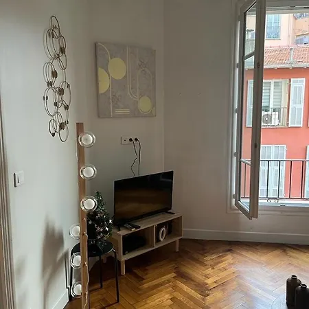 Ideally Located Center Nicea