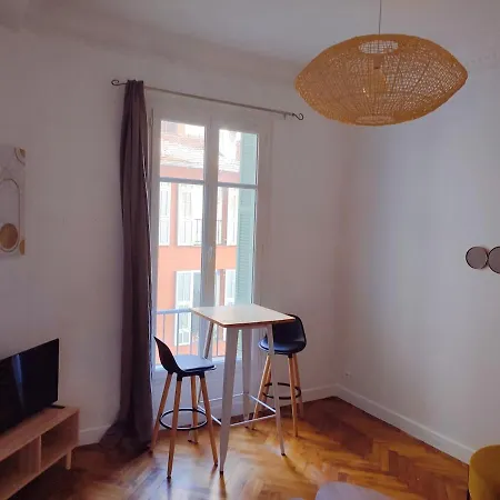 Apartament Ideally Located Center Nicea